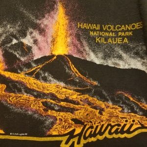 1987 Vintage Kilauea Hawaii Volcano Graphic